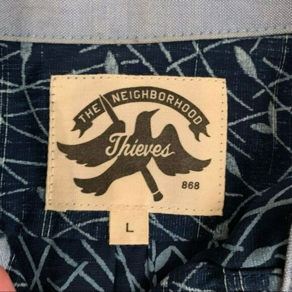 The neighborhood thieves men’s short sleeve full button down with blue leafs - L - Picture 2 of 6